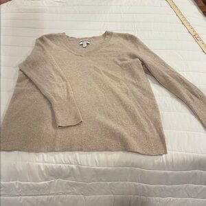 Nine West 100% Cashmere V-Neck Sweater in Tan Gently Used Size Women’s Plus 1X